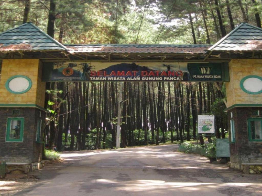 Green Wattana Hotel Sentul Bogor Exterior photo