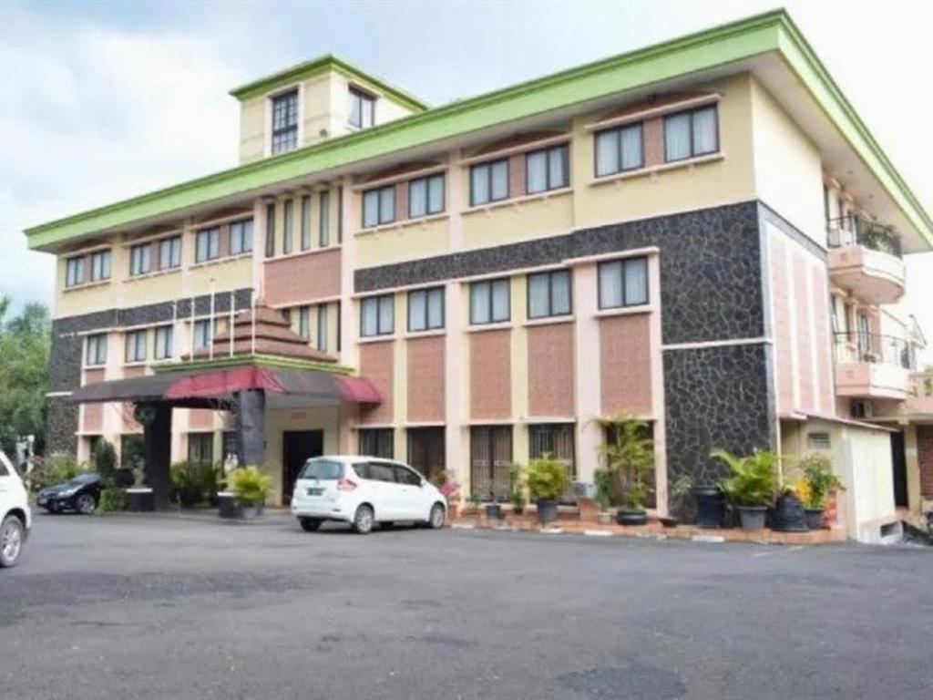 Green Wattana Hotel Sentul Bogor Exterior photo